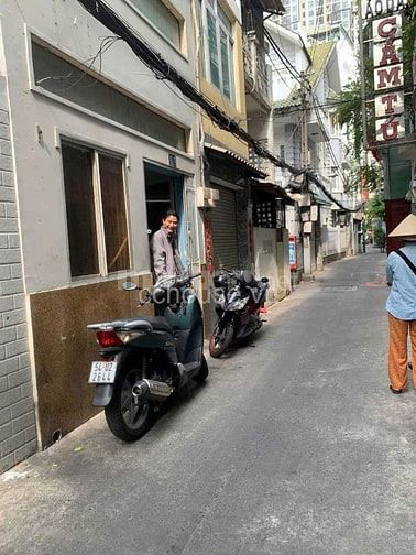 Cho thuê nhà 382/11 Điện Biên Phủ, Q10. Dt 3.5x7m, 3 tầng