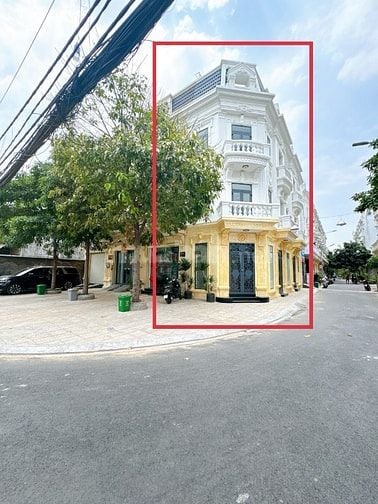 BÁN NHÀ CĂN GÓC 2 MẶT TIỀN . LỀ ĐƯỜNG RỘNG, TIỆN CHO KINH DNHH . NHĐẸP