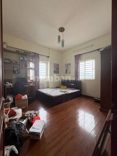 4ỷ. 78 m2 Bán chung 282 Lĩnh Nam. Gần Đại học Kinh tế kỹ thuật. 