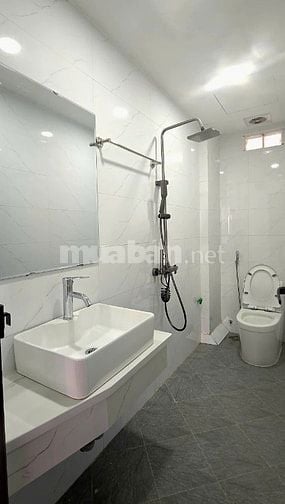 Bán nhà Giáp Bát, Kim Đồng- 43m2 x6 tầng thang máy. ngõ trước nhà 2,5m