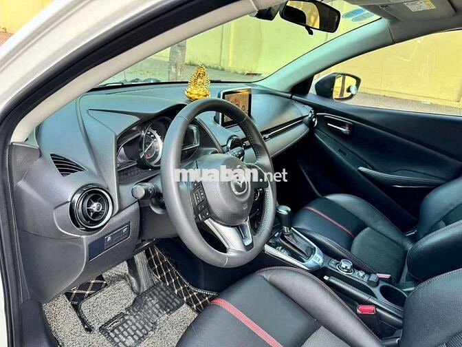 Mazda 2 2016 1.5 AT Hatchback - 82000 km