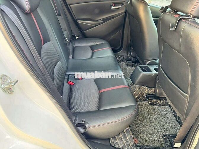 Mazda 2 2016 1.5 AT Hatchback - 82000 km