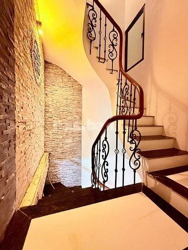NHÀ HOÀN KIẾM DÂN XÂY KCBT, NGÕ NÔNG THÔNG, 10M RA MP OTO TRÁNH_DT33M2