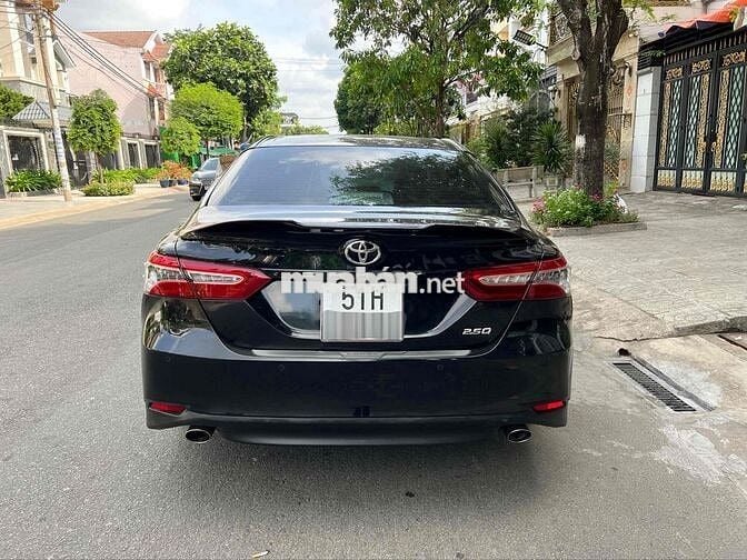 Toyota Camry 2.5Q, cuối 2019 đen 21 ngàn 800 km