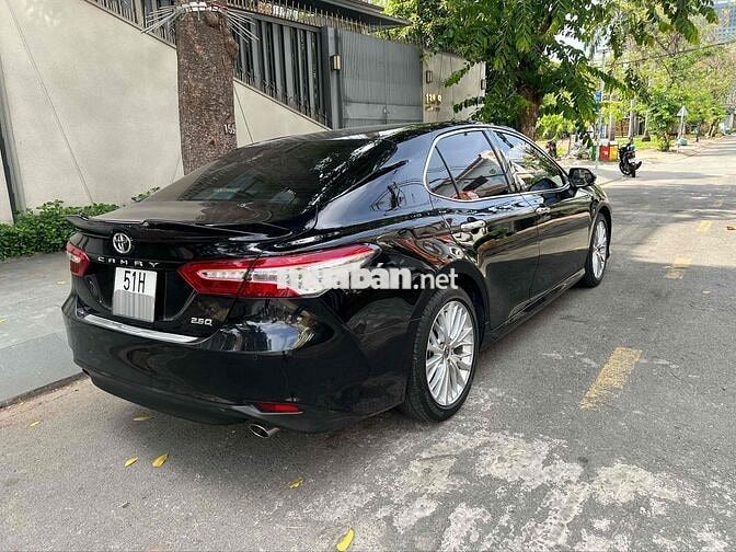 Toyota Camry 2.5Q, cuối 2019 đen 21 ngàn 800 km