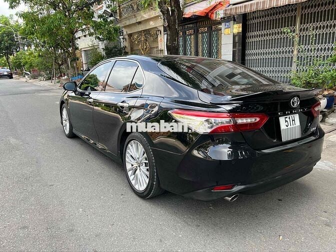 Toyota Camry 2.5Q, cuối 2019 đen 21 ngàn 800 km