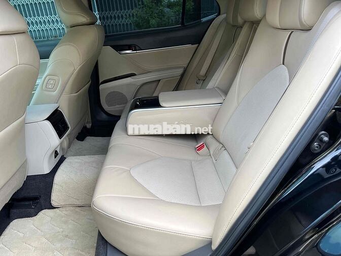 Toyota Camry 2.5Q, cuối 2019 đen 21 ngàn 800 km