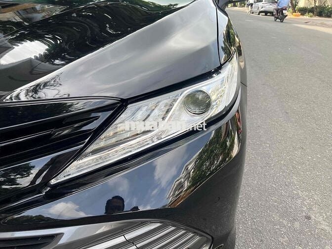 Toyota Camry 2.5Q, cuối 2019 đen 21 ngàn 800 km