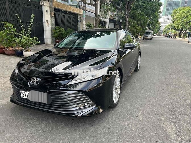 Toyota Camry 2.5Q, cuối 2019 đen 21 ngàn 800 km