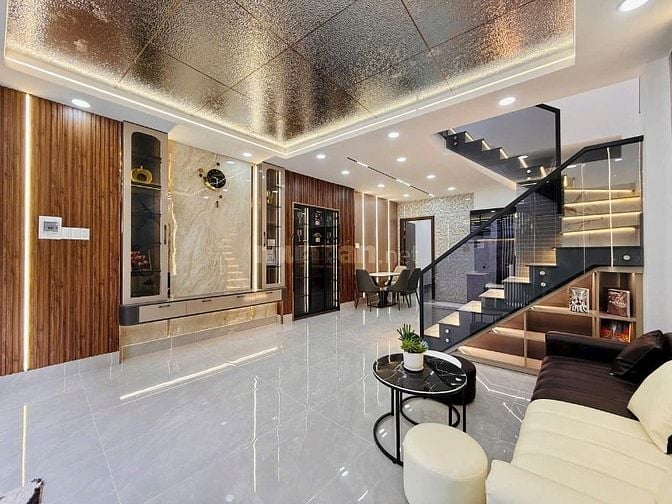 Bán gấp nhà lớn 3PN đường Bạch Đằng phường 2 Tân Bình gần sân bay 