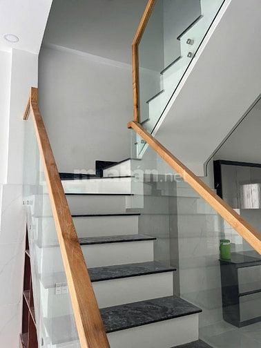 Nhà 1 sẹc hẻm xe hơi đường Lê Văn Việt dt đất 69 m2 giá 5,4 tỷ TL