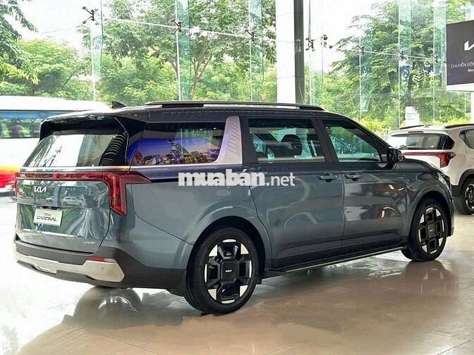 Kia Carnival 2024 2.2D Signature  - 1 km