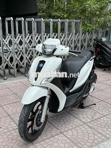 Medley 2023 biển số đẹp chính chủ Tphcm mới 98%