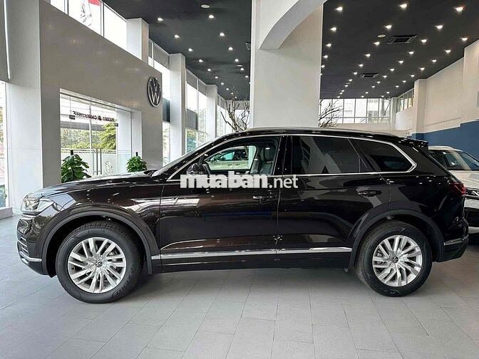 Volkswagen Touareg giao ngay năm 2025