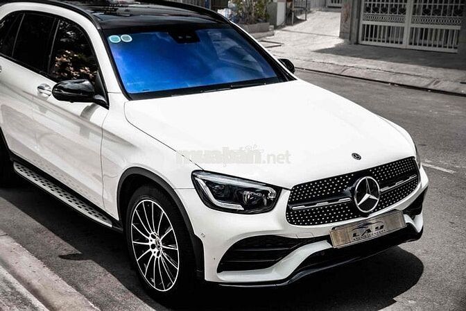 Mercedes Benz GLC 2019 300 4Matic - 65000 km