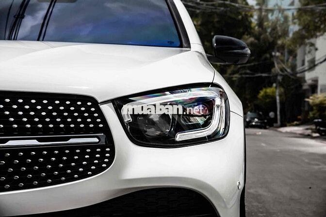 Mercedes Benz GLC 2019 300 4Matic - 65000 km