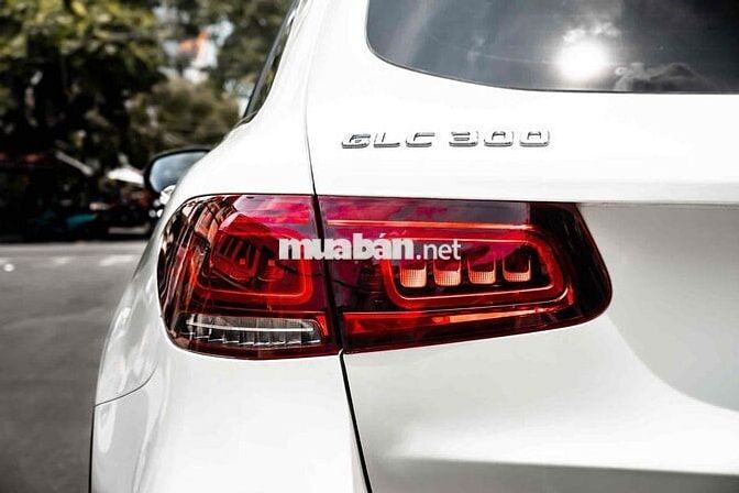 Mercedes Benz GLC 2019 300 4Matic - 65000 km