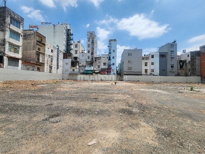 Đất 4300 m2. 99B Đường Cộng Hoà. Giá 5 USD/m2/tháng. 3 - 5 năm