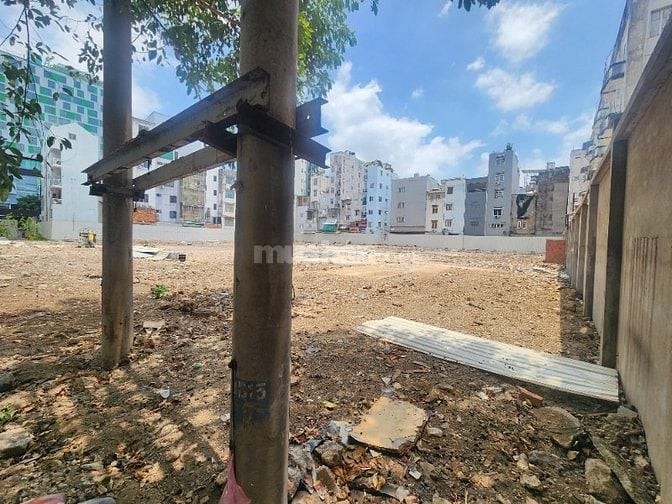 Đất 4300 m2. 99B Đường Cộng Hoà. Giá 5 USD/m2/tháng. 3 - 5 năm