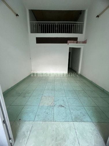 bán nhà đường HT13, q12 3,7 tỷ đường xe hơi 5m , 3pn sát mặt tiền