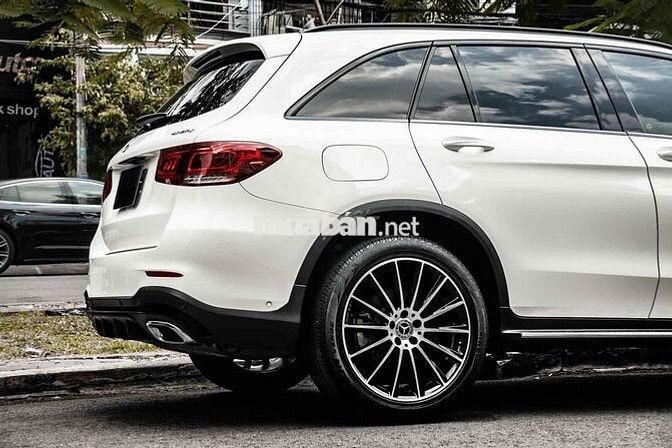 Mercedes Benz GLC 2019 300 4Matic - 65000 km