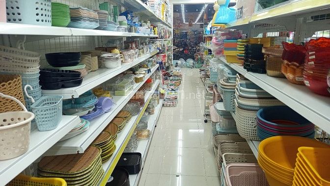 Bách Hoá Tuyển 3 Bán Hàng,Lau Chùi và Đóng Gói Sản Phẩm Dịp 30/4-1/5