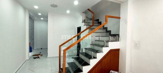 🔵 Bán nhà Đình Phong Phú, Q9. DTSD: 90m2, 2Lầu, SHR, Nở Hậu, Nhà Mới
