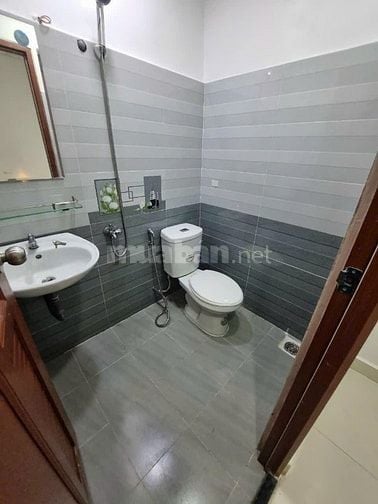 Vỡ nợ tôi bán gấp nhà 62m2 Phạm Văn Chí-q6-tt 850tr-sổ hồng riêng-HXH