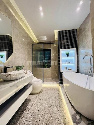 SIÊU PHẨM NHÀ TRUNG TÂM Q1, GẦN GA METRO BẾN THÀNH. DT: 67,5M2/ HẺM 6M