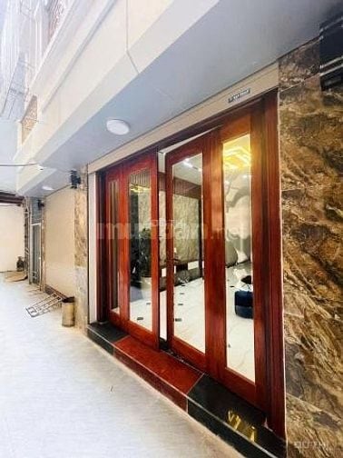 Bán Nhà Đường Cầu Giấy - Ngõ Oto - Nội Thất Long Lanh - 37m- 5 tầng - 