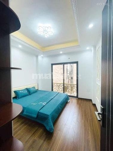 Bán Nhà Đường Cầu Giấy - Ngõ Oto - Nội Thất Long Lanh - 37m- 5 tầng - 