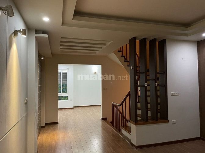 Chính chủ cần bán, nhà phố Định Công,60m2,4T,mt4m,gần phố.