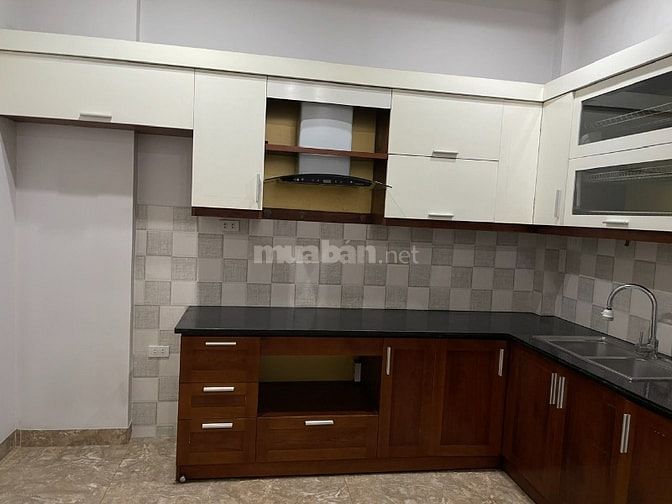 Chính chủ cần bán, nhà phố Định Công,60m2,4T,mt4m,gần phố.