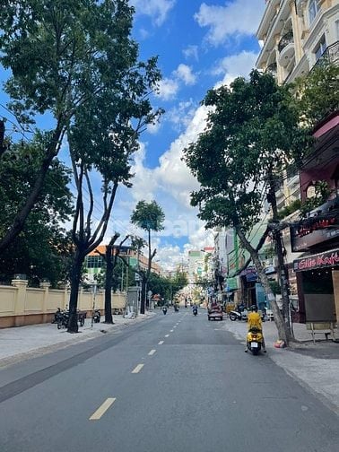 Bán nhà MTKD 425 Nguyễn Thái Bình, Tân Bình. DT 4.2x17.3m, 4 tầng