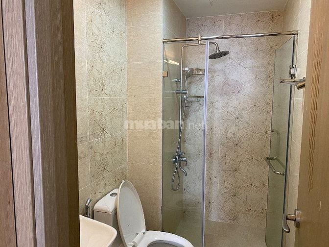 Cực hời, 80m2, 3,8 tỷ bao hết, nội thất đẹp, view pháo hoa, sông SG