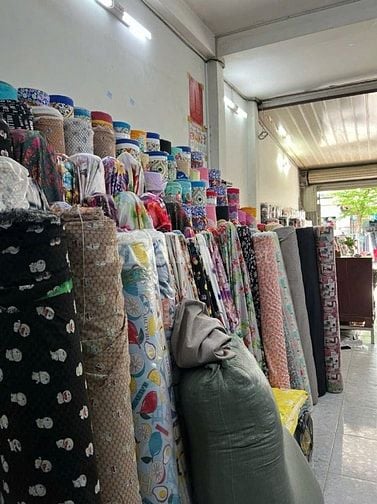 Bán gấp nhà MT khu chợ vải đường Phú Thọ Hoà, Q.Tân Phú. DT:4.2*18.8m