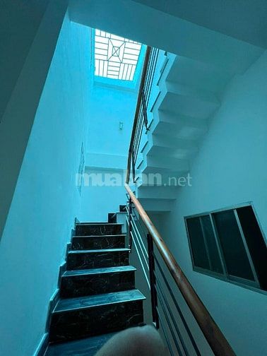 Nhà 3 Tầng Gần Công Viên Phú Hữu, Cách Nguyễn Duy Trinh 100m, HXH