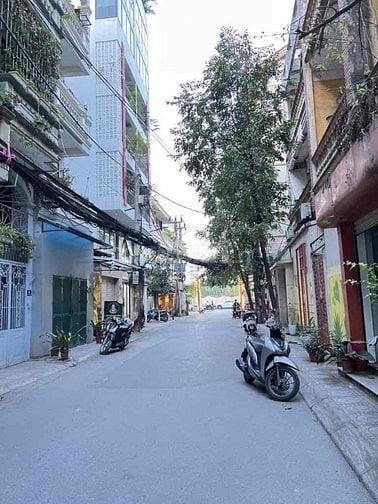 Bán nhà PLQĐ Nguyễn Ngọc Nại DTSĐ70m ,4T,MT6 ngõ 6m,18 tỷ cách phố30m