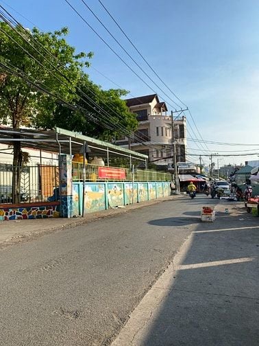 Nhà 3 Tầng Gần Công Viên Phú Hữu, Cách Nguyễn Duy Trinh 100m, HXH