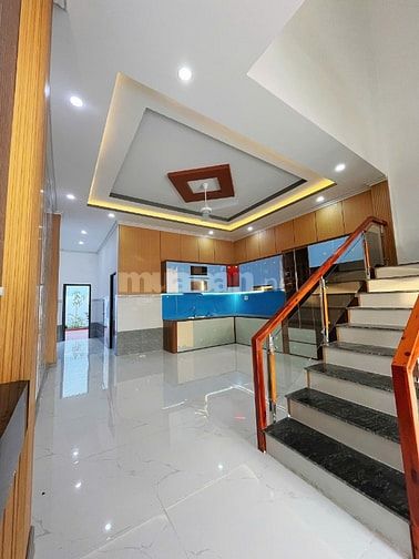 Nhà diện tích lớn 5,5 x 38 có sân trước và sân sau, 4PN 2WC đường ô tô