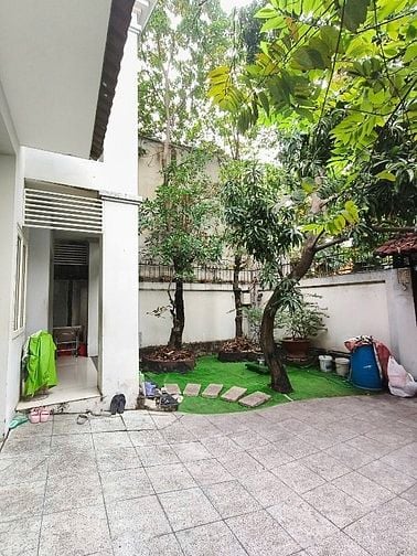 Biệt thự sân vườn 223m2 đúc 2 lầu hxh Trần Xuân Soạn khu Kiều Đàm Q7.