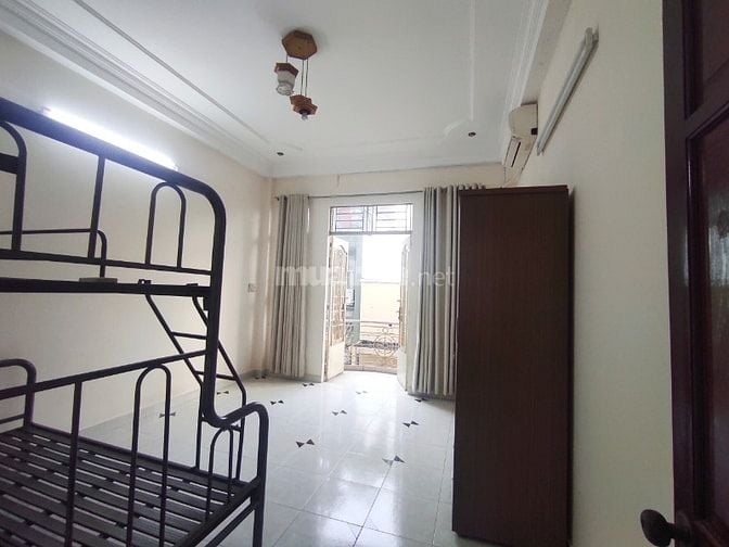 Cho thuê phòng có ban công, có nội thất gần đường Phan Đăng Lưu