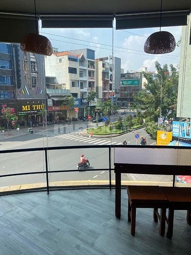 CHO THUÊ NHÀ MẶT TIỀN GÓC 2 MẶT TIỀN– PHAN XÍCH LONG VÀ HOA SỮA , PN