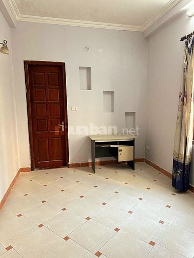 Cho thuê nhà phố Trung Kính, Cầu Giấy 50m2, 3.5T, cách MP 30m, làm VP