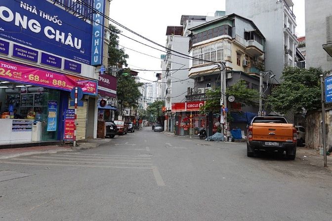 Cho thuê nhà mặt phố siêu đắc địa - ngã 3 Quan Nhân & Hoàng Ngân.