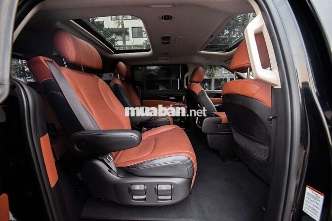 Kia Carnival 2023 Signature 2.2D - 51111km - 951tr