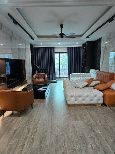 CHO THUÊ NHÀ 5 TẦNG - HOÀNG QUỐC VIỆT - Ô TÔ ĐỖ CỬA - VP-CTY- KD