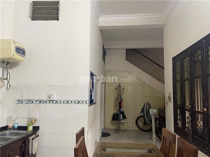 Cho thuê nhà mặt phố siêu đắc địa - ngã 3 Quan Nhân & Hoàng Ngân.