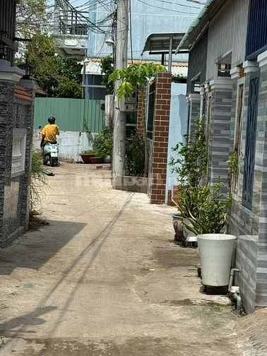 BÁN NHÀ 3 TẦNG - NGAY TRUNG TÂM TT. CẦN GIUỘC, LONG AN
