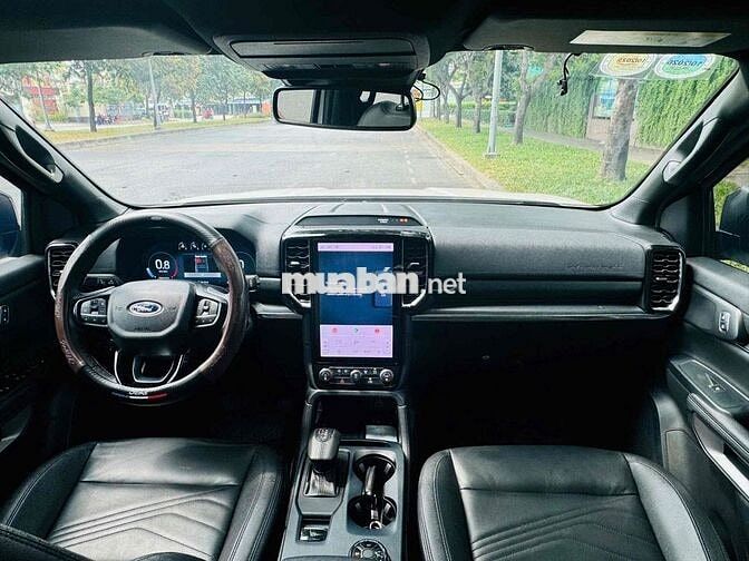 Ford Everest 2023 Titanium Plus 2.0L 4x4 AT